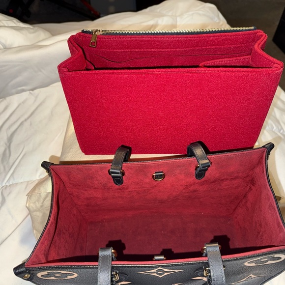 Louis Vuitton Black and Cream Floral Monogram Tote - Picture 5 of 9